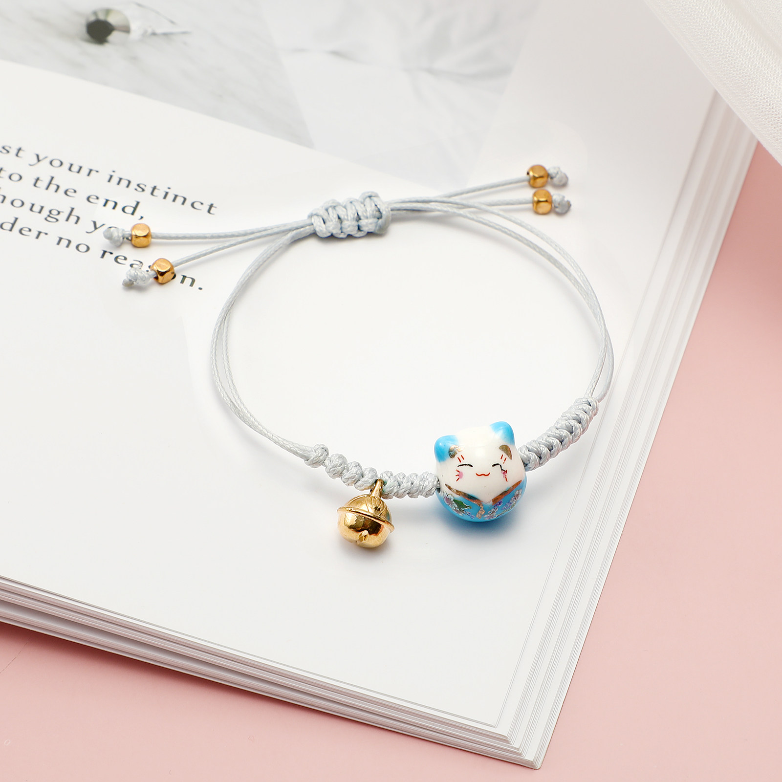 قطعة واحدة من سوار القط السيرا - مراجعة Ceramic Link Bracelet وسعره